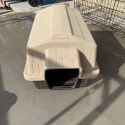 Kennel & Doggy House