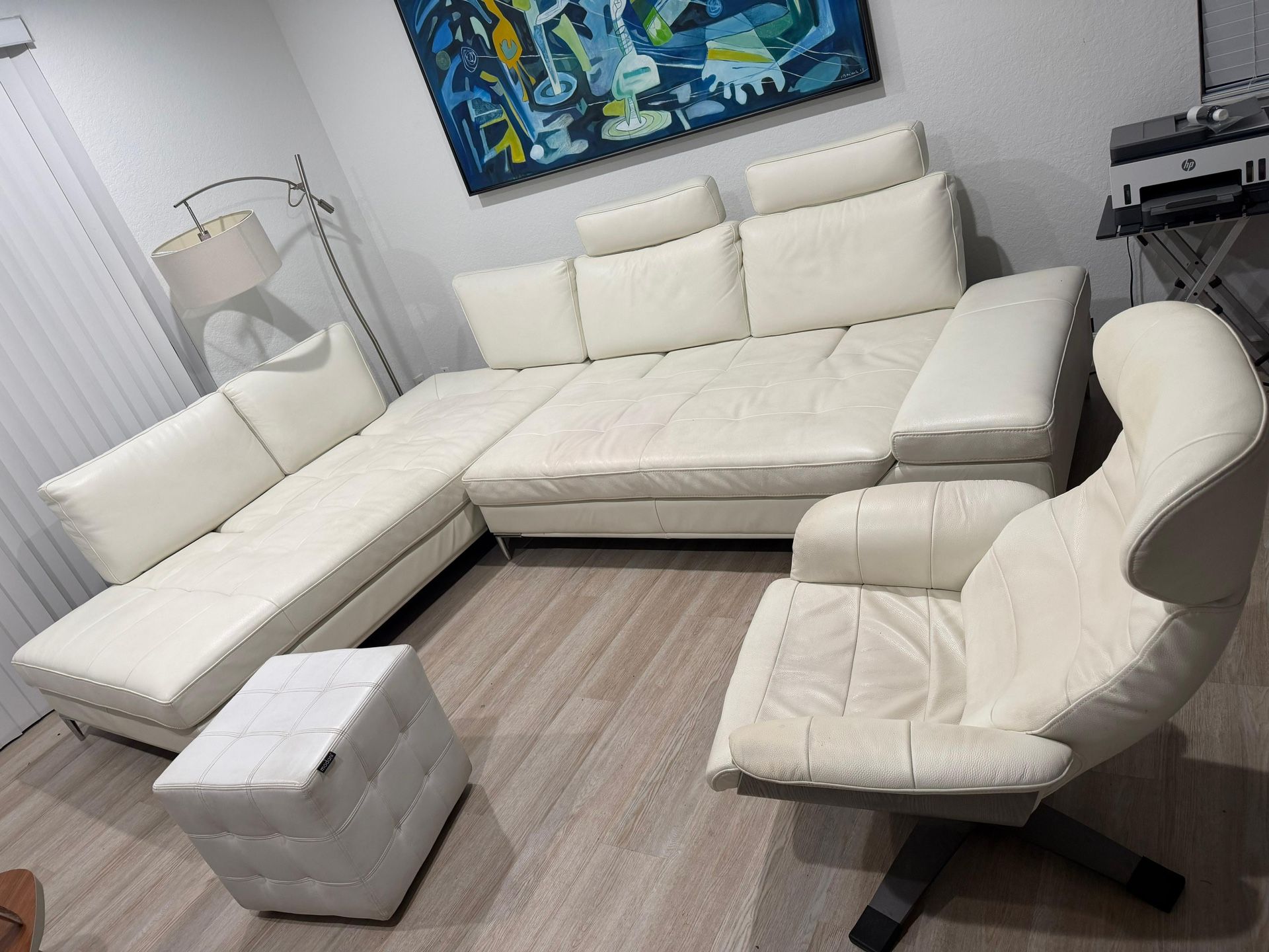 White Leather Living Room Set β Seats 5 β Includes Accent Chair