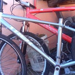 Trek Fx Series,And A Magna Mountain Bike. Two For 20$!