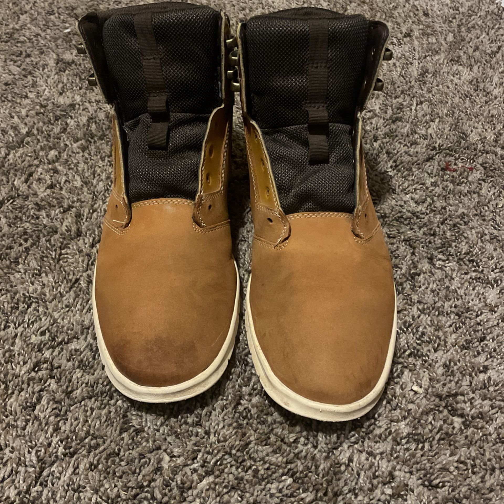 Size 9 Men’s Timberland Boots