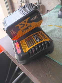 NEW DEWALT BATTERY CHARGER! ( CHARGER ONLY!)