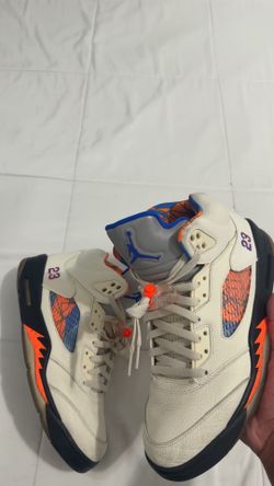 Air Jordan 5 Retro International’s size 10 (read description )