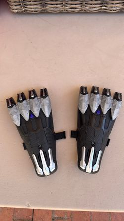 Black Panther Claws