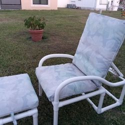 LAWN CHAISE/CHAIR AND FOOT REST $25