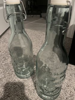 2 Glass Bottles with Swing Top