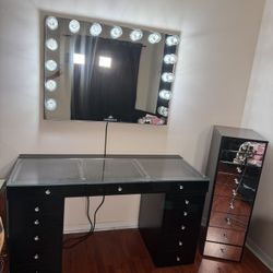 Vanity Mirror Set