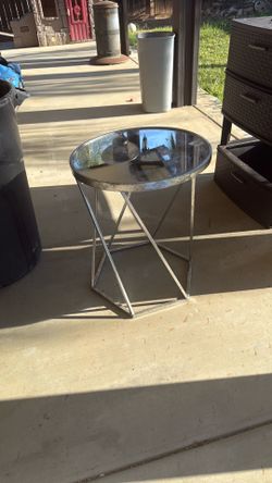 Steve Silver Escondido Round End Table