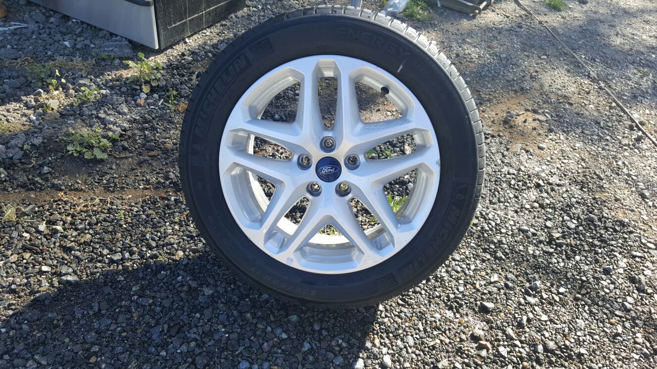 2016 Ford Fusion Wheels|Tires 235/50/R17