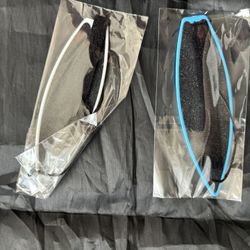 finger surfboarding keychain 