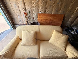 Sofa couch (7ft)