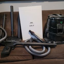 Hyla Vacuum Cleaner, COMMERCIAL GRADE