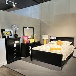 Black Queen Bedroom Set