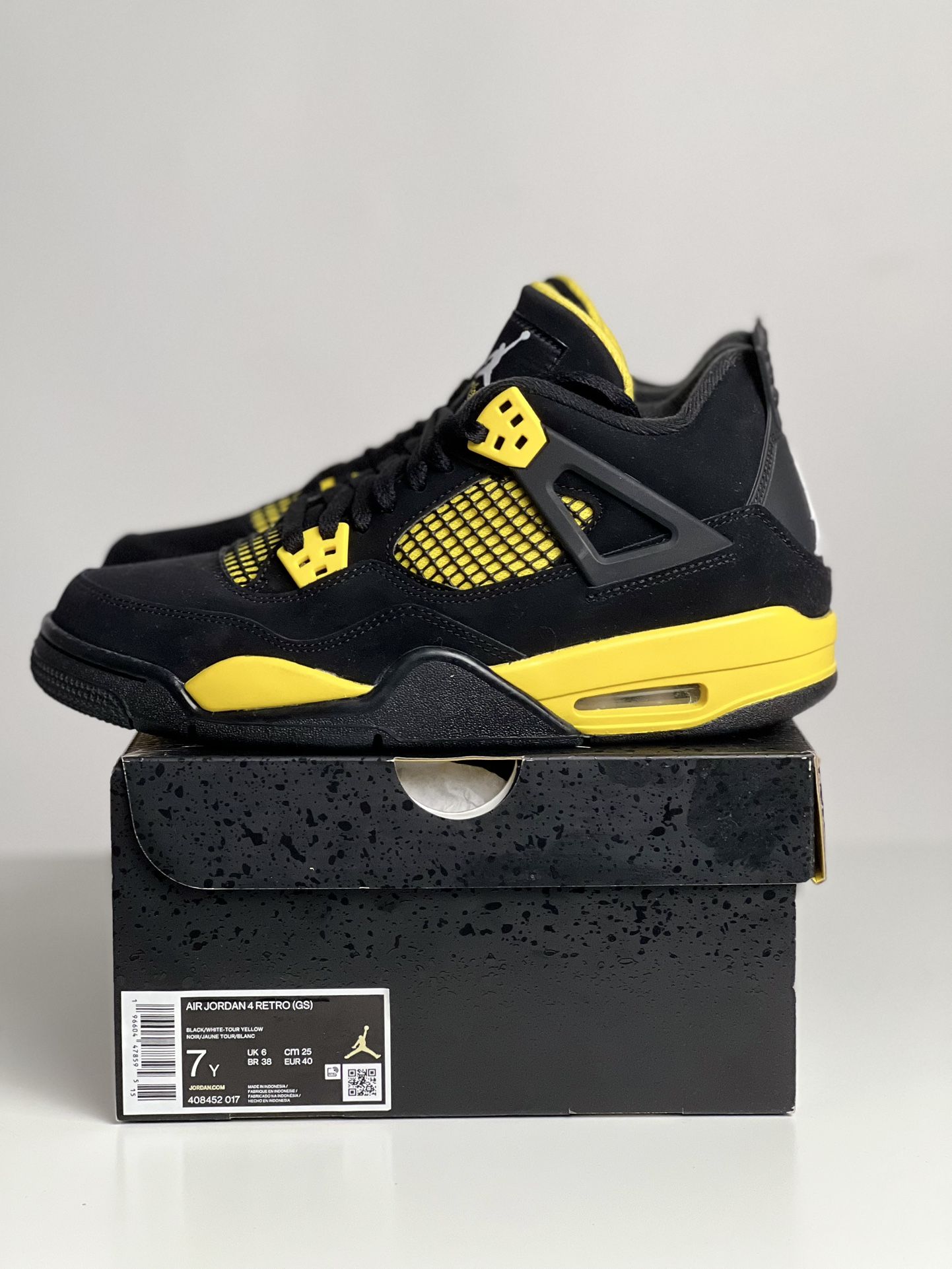 Nike Jordan 4 Thunder Black & Yellow