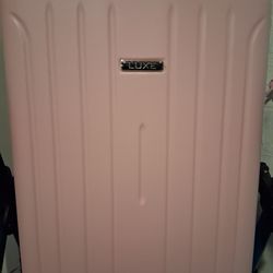 Luxe Pink Suite Case Roller' New Never Use..3/5/2026
