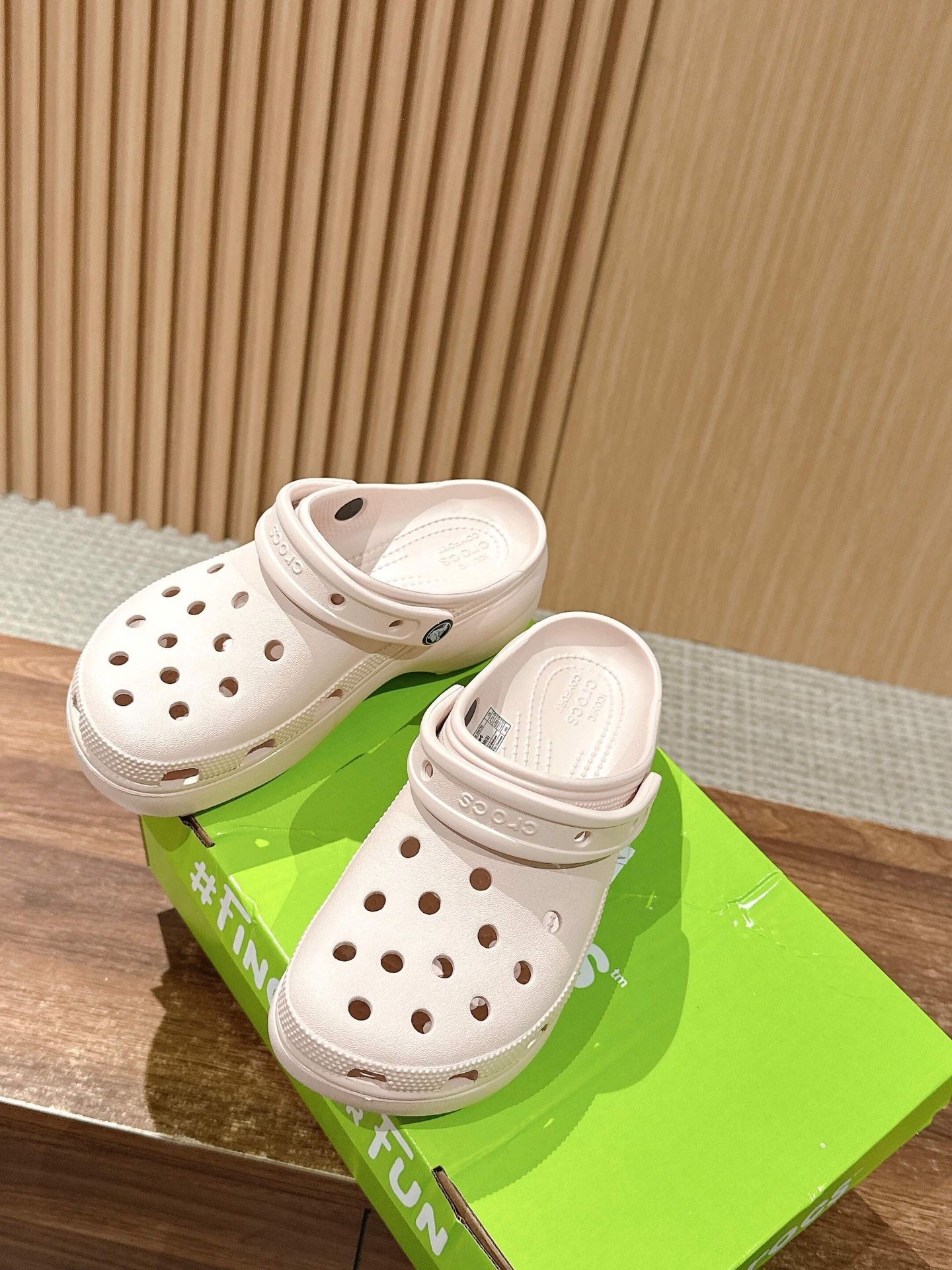 [Cloud Style] CROCS#Carrotch, the same style as the star's upper foot, through the summer classic dual-use beach thick sole to increase the height