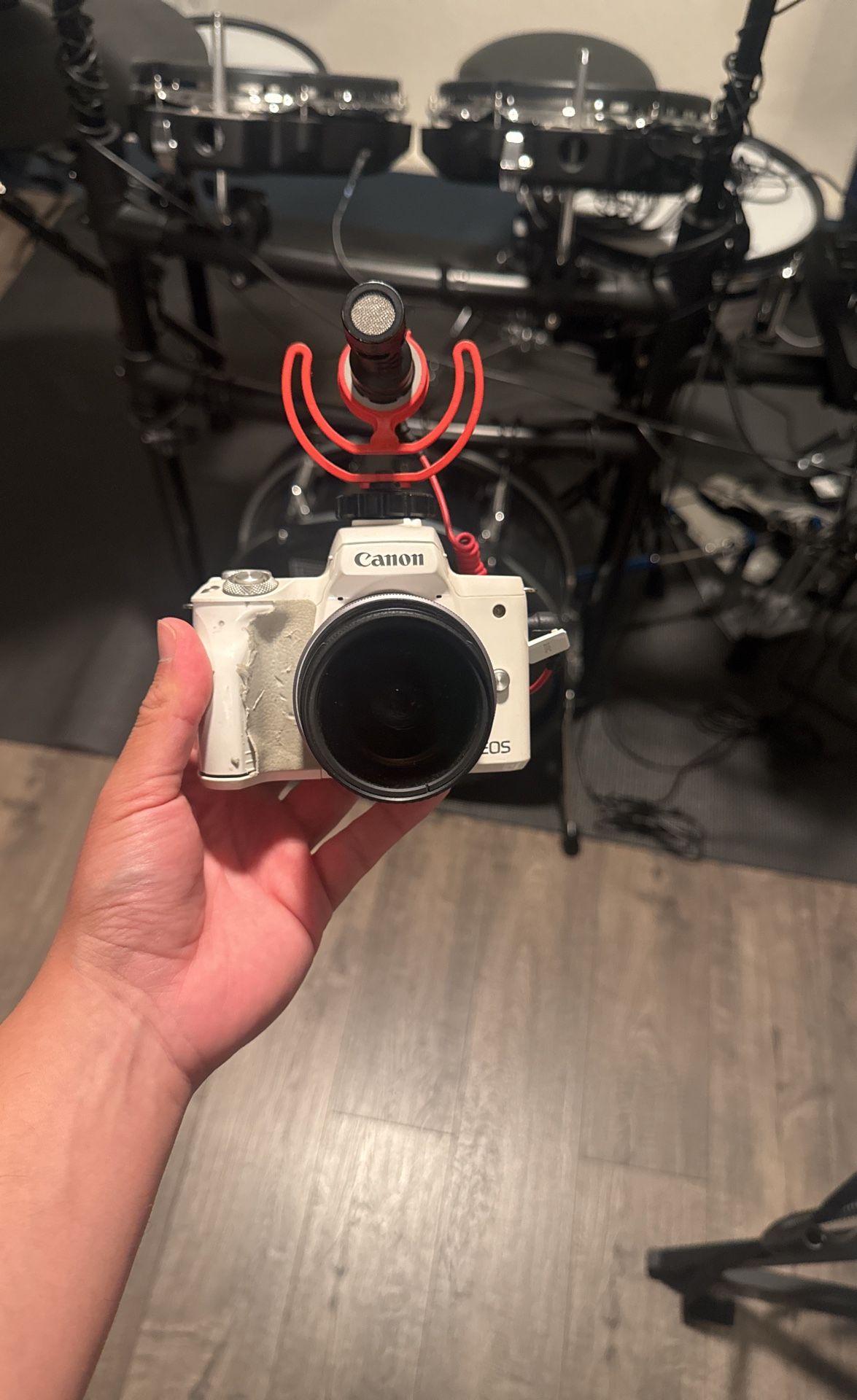 Canon EOS M50