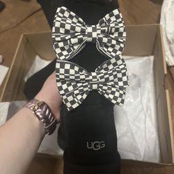 BNWT UGG BAILEY BOW CHECKER SIZE 6