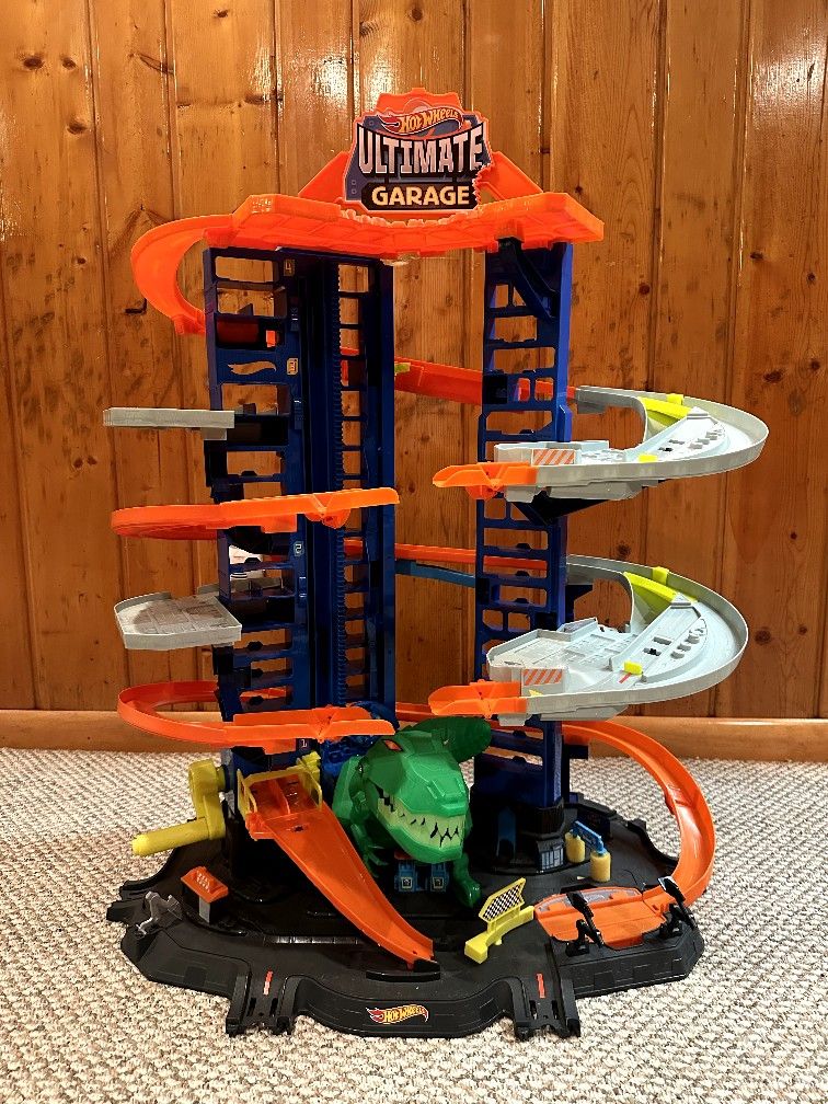 Hot Wheels Ultimate Track Set