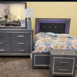 Lodanna Gray 4 Pieces Bedroom Set By Ashley 
