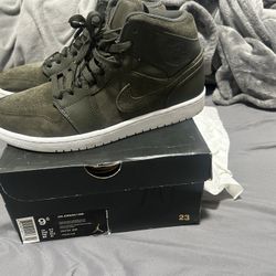Nike Green Jordan 1 Mid