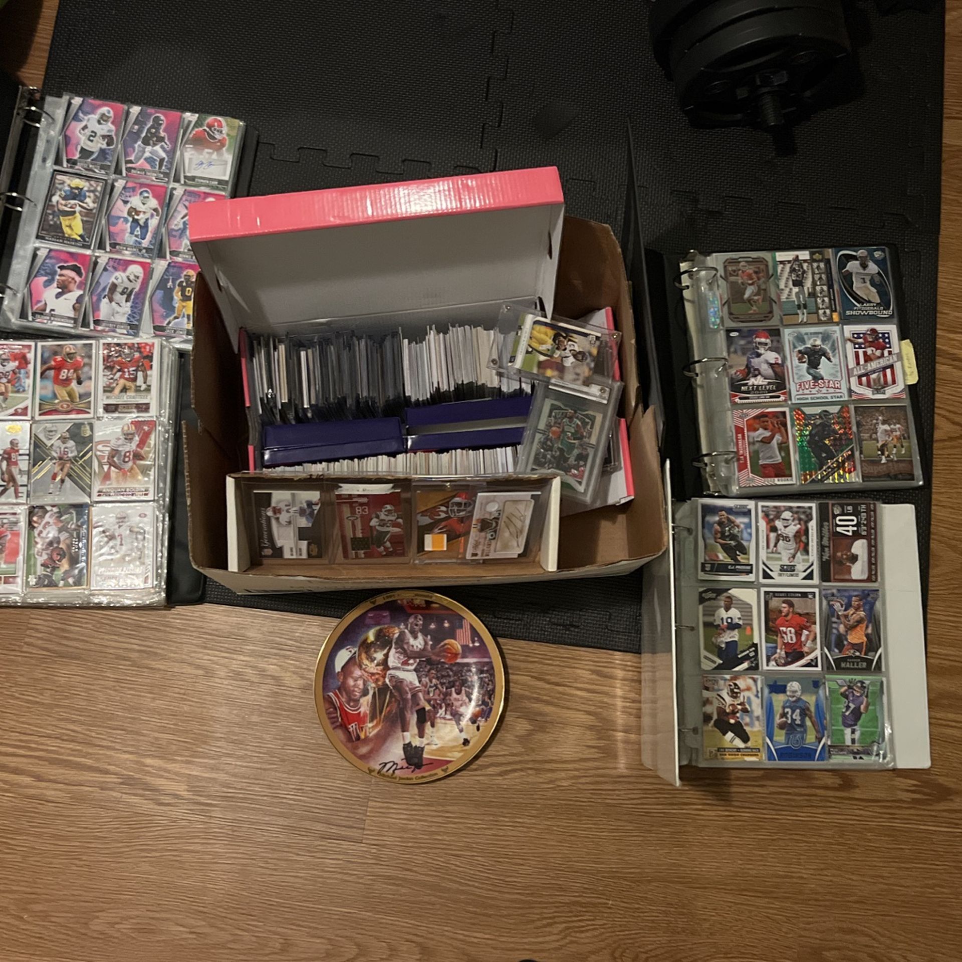 FOOTBALL CARD LOT