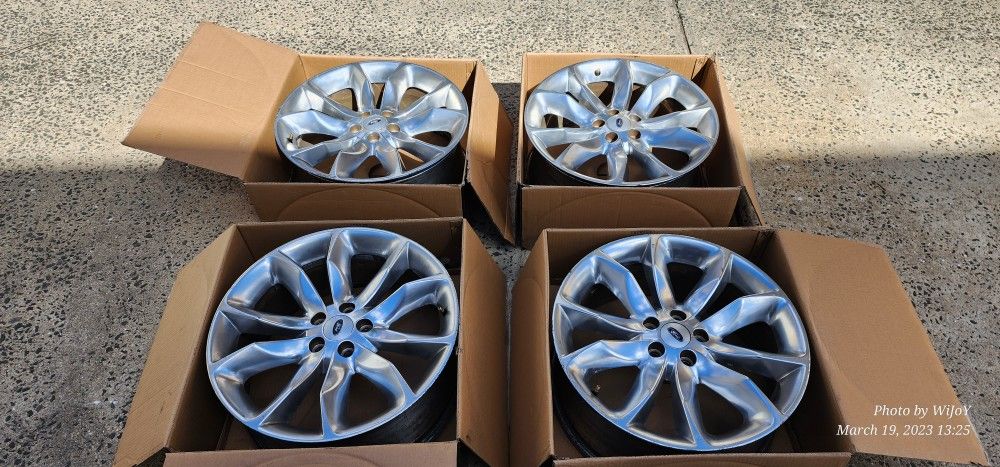 20x8.5 Ford Explorer Wheels