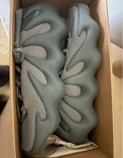 adidas Men's Yeezy 450 'Stone Marine'. Size 5