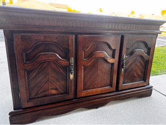 Solid Wood Vintage Buffet / Sideboard Cabinet – Beautiful Storage Piece