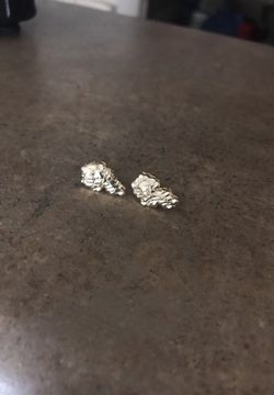 10k earrings didn't get a chance to wear need gone