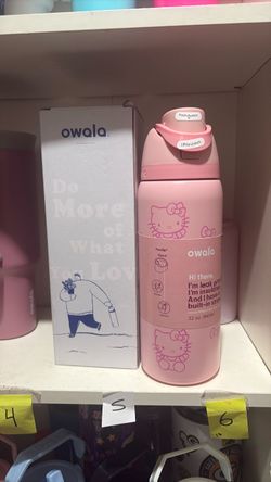 Owala Hello Kitty FreeSip Water Bottle 32oz