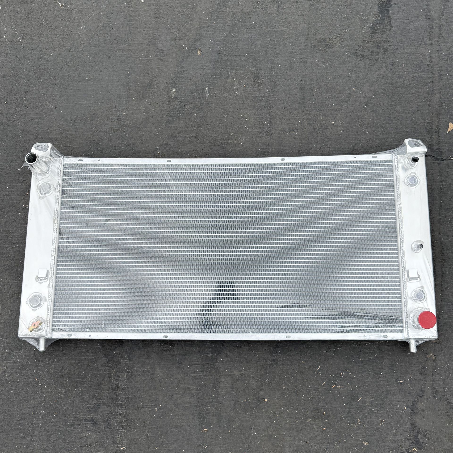 4-Row Aluminum Radiator 1999-2014 Chevy Silverado GMC 1500 2500 Tahoe Yukon 4.8 5.3L 6.0L