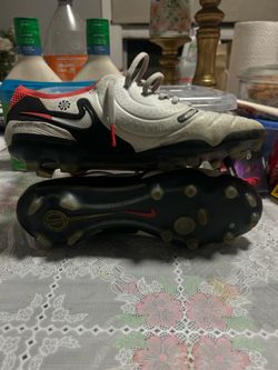 NIKE TIEMPO 8 1/2 ELITE CLEATS