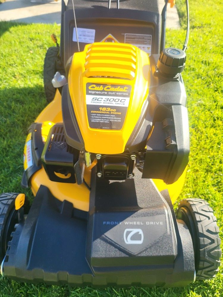 DEWALT GAS CUBE CADET SELF-PROPELLED LANW MOWER NEW