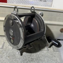 Daiwa Sealine 400h Fishing Reel