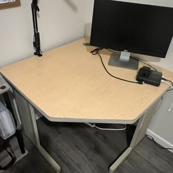 Sturdy Table 
