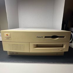 Apple Power Macintosh 7100/66AV M2391 - Untested - Powers On