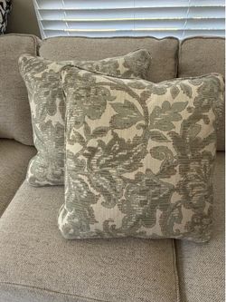 Heavy duty throw pillows