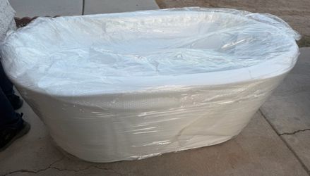 FRESSTANDING 🛀 BATHTUB 🛀 60”x30”
