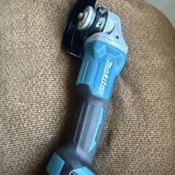 Makita Grinder 