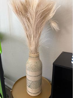 Ceramic Vase w Pompas Flowers