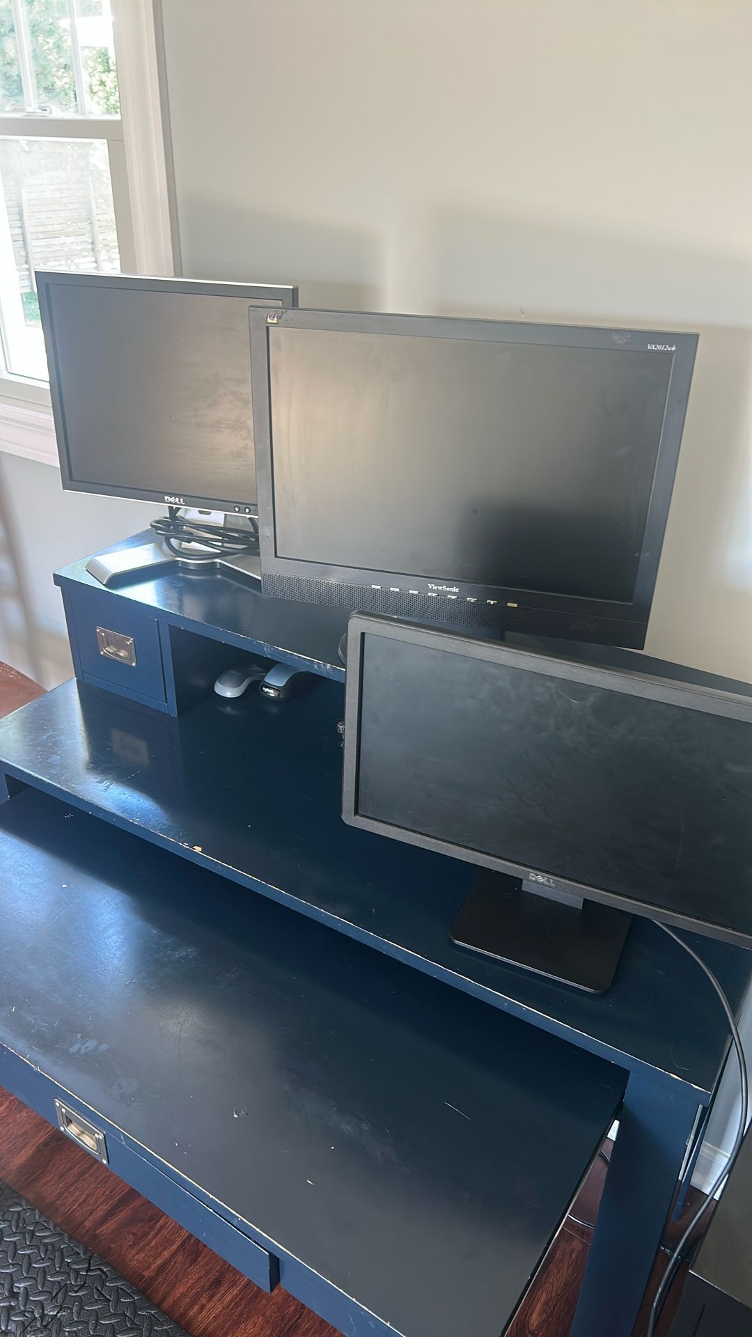 3 older computer monitors sold together $30