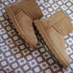 Bear Paw 🐾 Boots Size 8