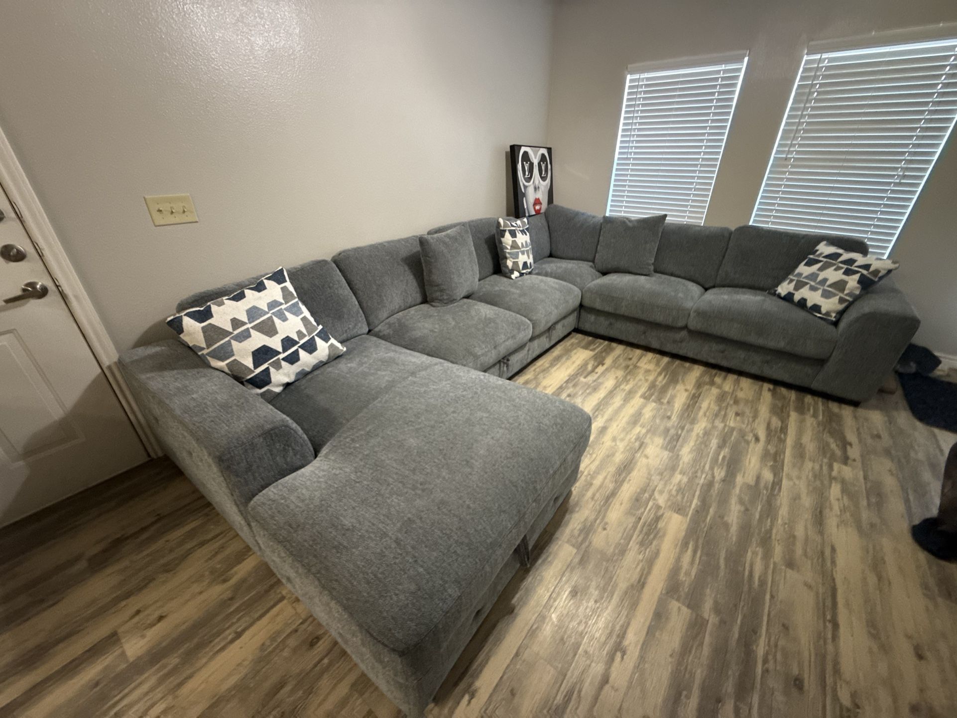 Marcola 4pc Sectional W/ LAF Chaise And Armless Pop Up Sleeper