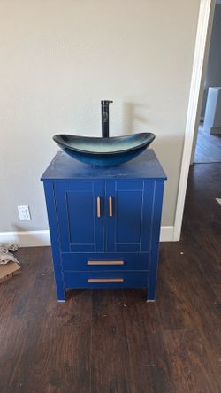 Vanity faucet, and mirror