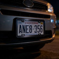 Brand New 1PCS 100% Real Carbon Fiber License Plate Frame Tag Cover Original 3K With Free Caps