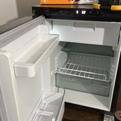 12volt Bodega Mini Fridge With Freezer