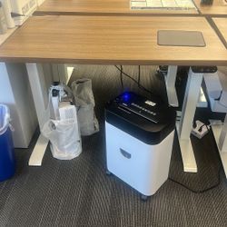 Sit/stand Desks 