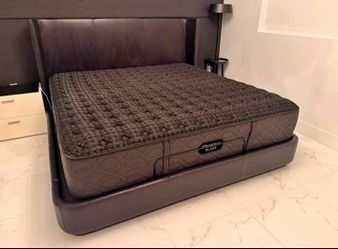King size bed-Delivery available