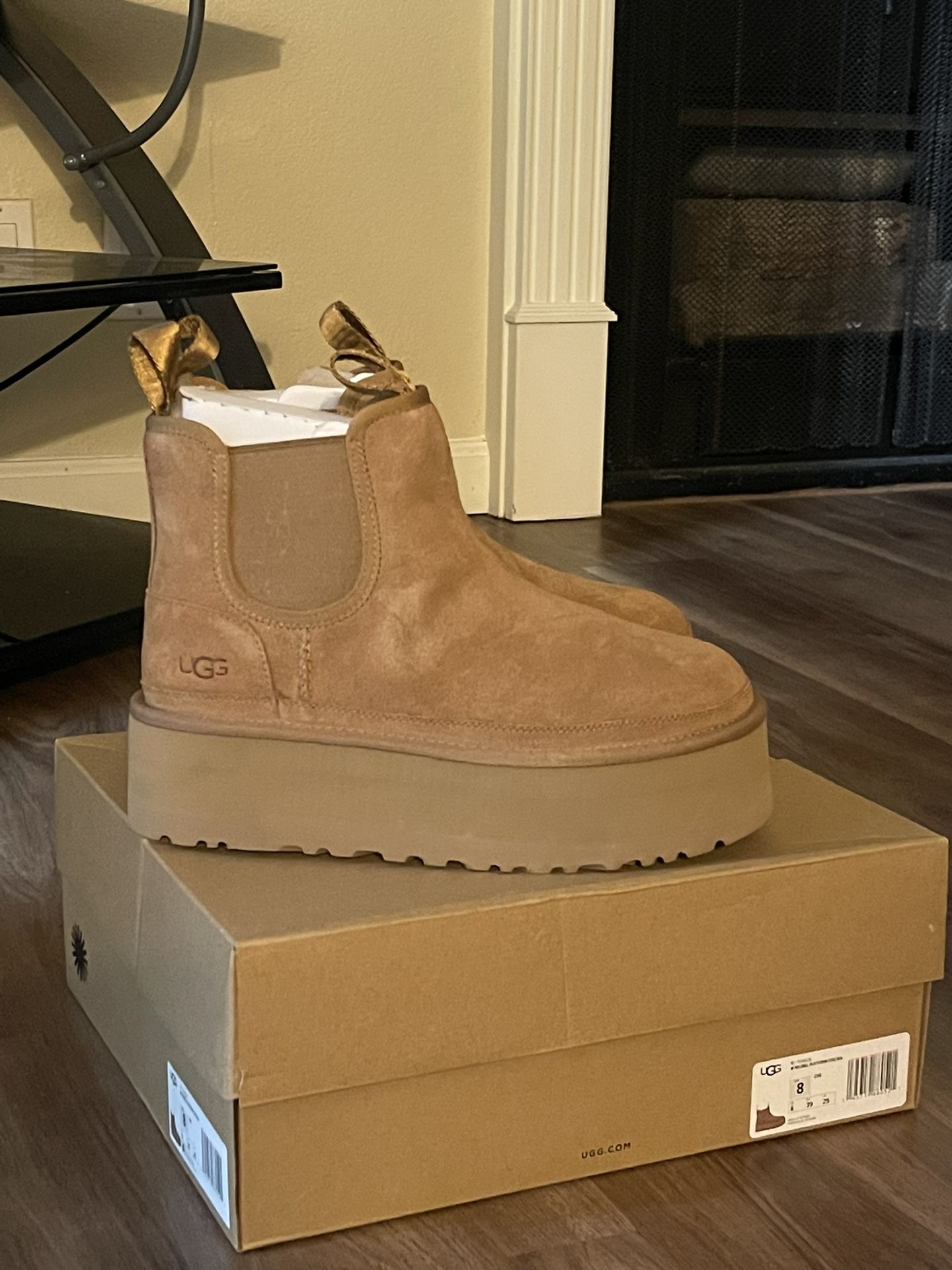 UGG Neumel Platform Chelsea Boot