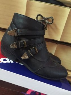 Short black booties! Fits size 6 1/2 -7